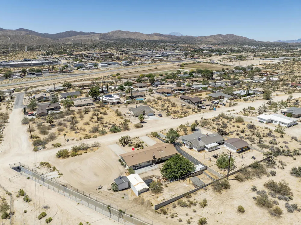 57530 Warren Way Yucca Valley, CA 92284