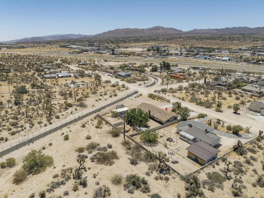 57530 Warren Way Yucca Valley, CA 92284