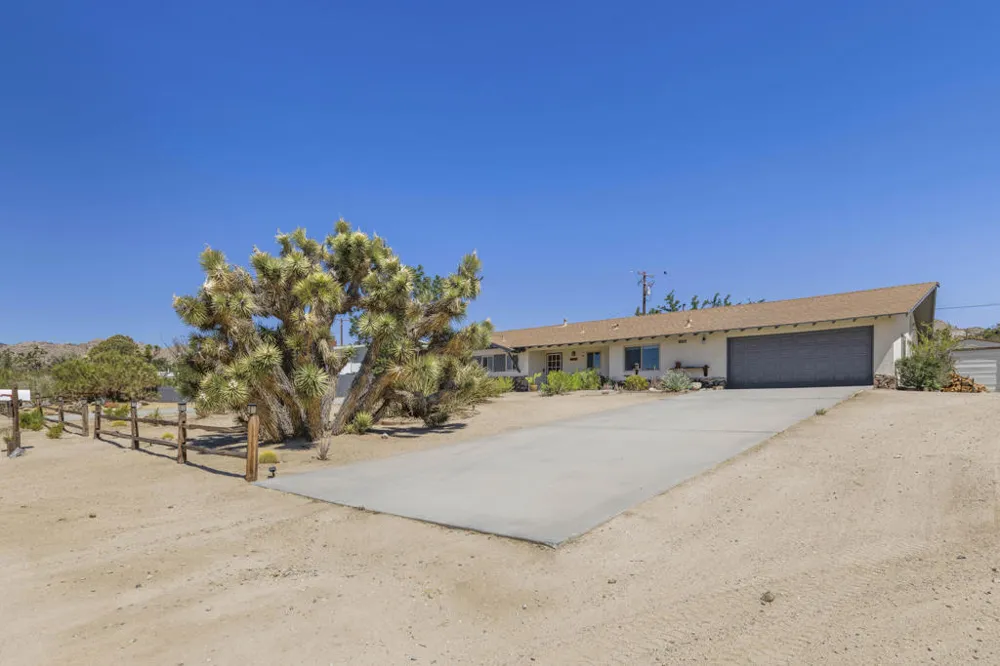 57530 Warren Way Yucca Valley, CA 92284
