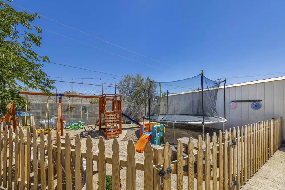 57530 Warren Way Yucca Valley, CA 92284