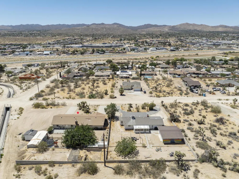57530 Warren Way Yucca Valley, CA 92284