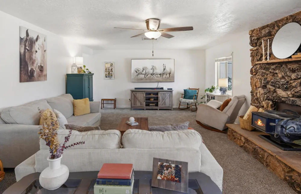 57530 Warren Way Yucca Valley, CA 92284