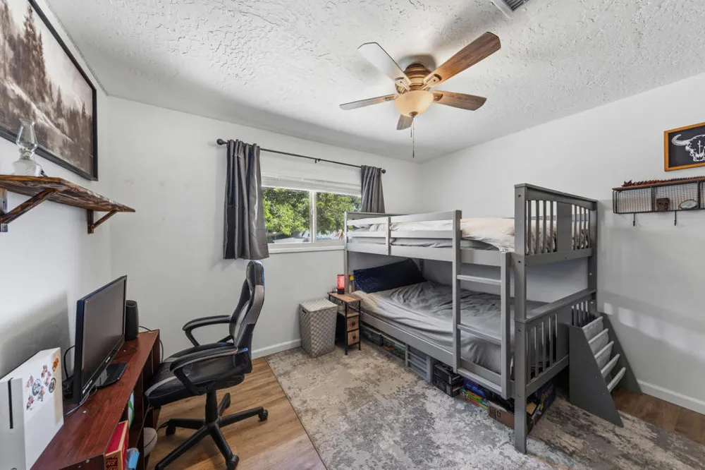 57530 Warren Way Yucca Valley, CA 92284