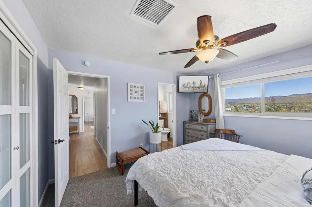 57530 Warren Way Yucca Valley, CA 92284