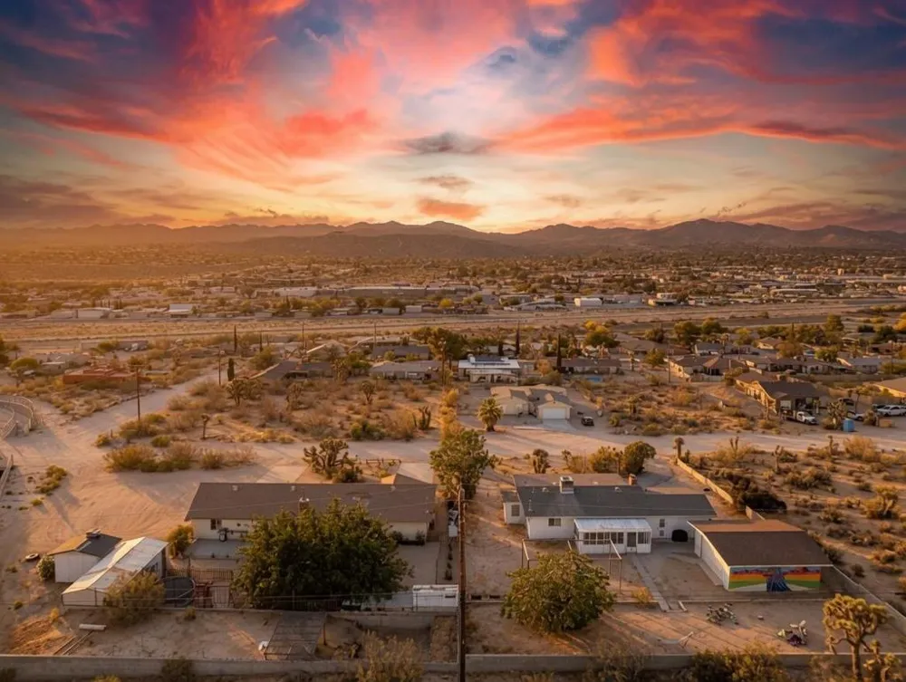 57530 Warren Way Yucca Valley, CA 92284