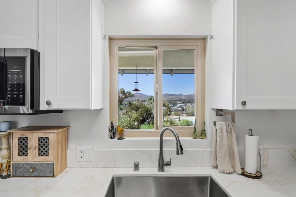 57530 Warren Way Yucca Valley, CA 92284