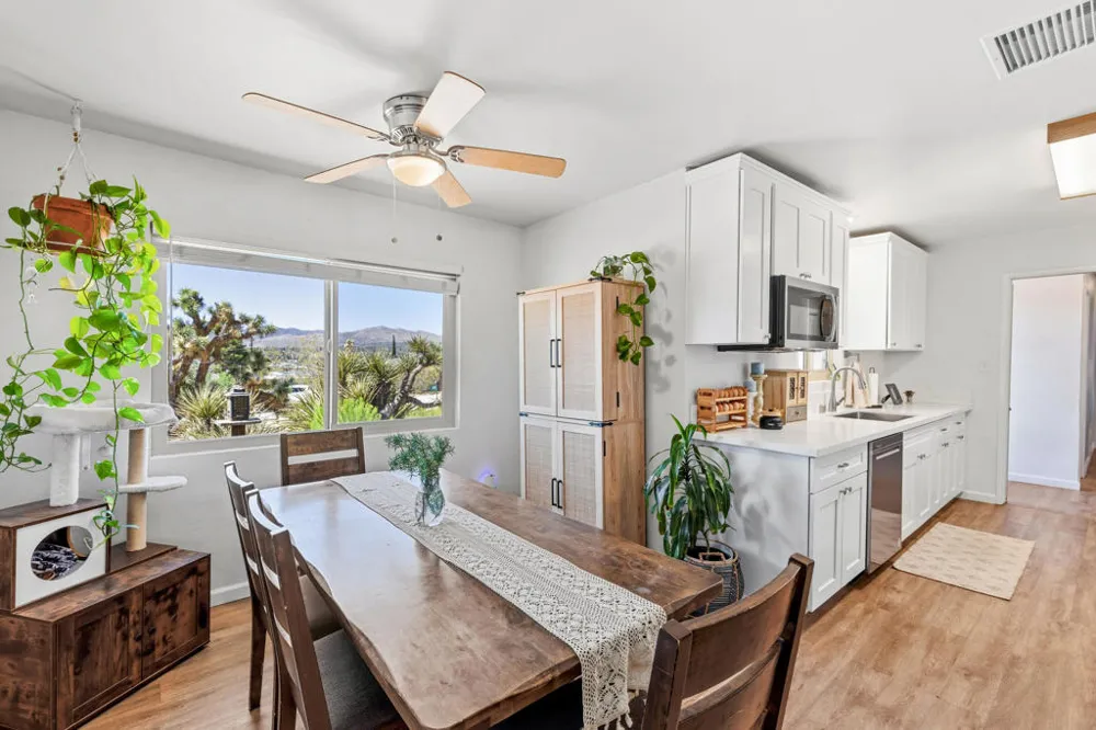 57530 Warren Way Yucca Valley, CA 92284