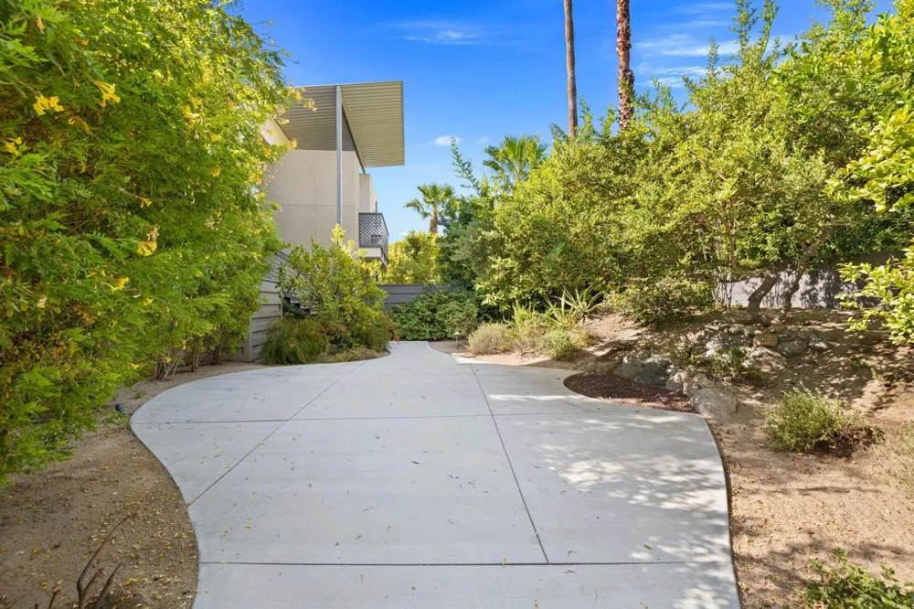 110 The Riv Palm Springs, CA 92262