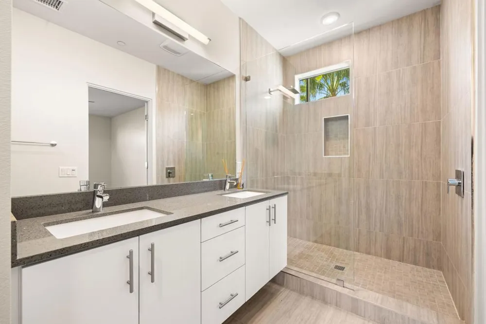 110 The Riv Palm Springs, CA 92262