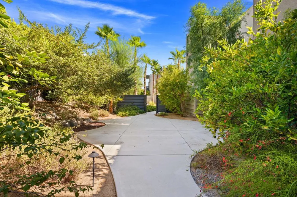 110 The Riv Palm Springs, CA 92262