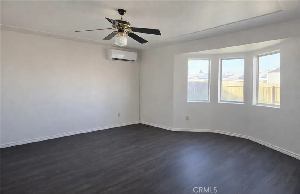 9637 Glade California City, CA 93505