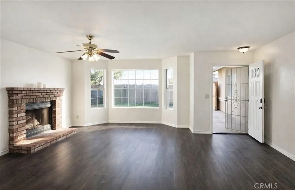 9637 Glade California City, CA 93505