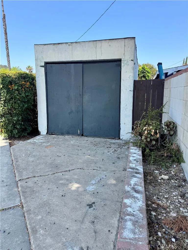 1168 Knoll Drive Monterey Park, CA 91754