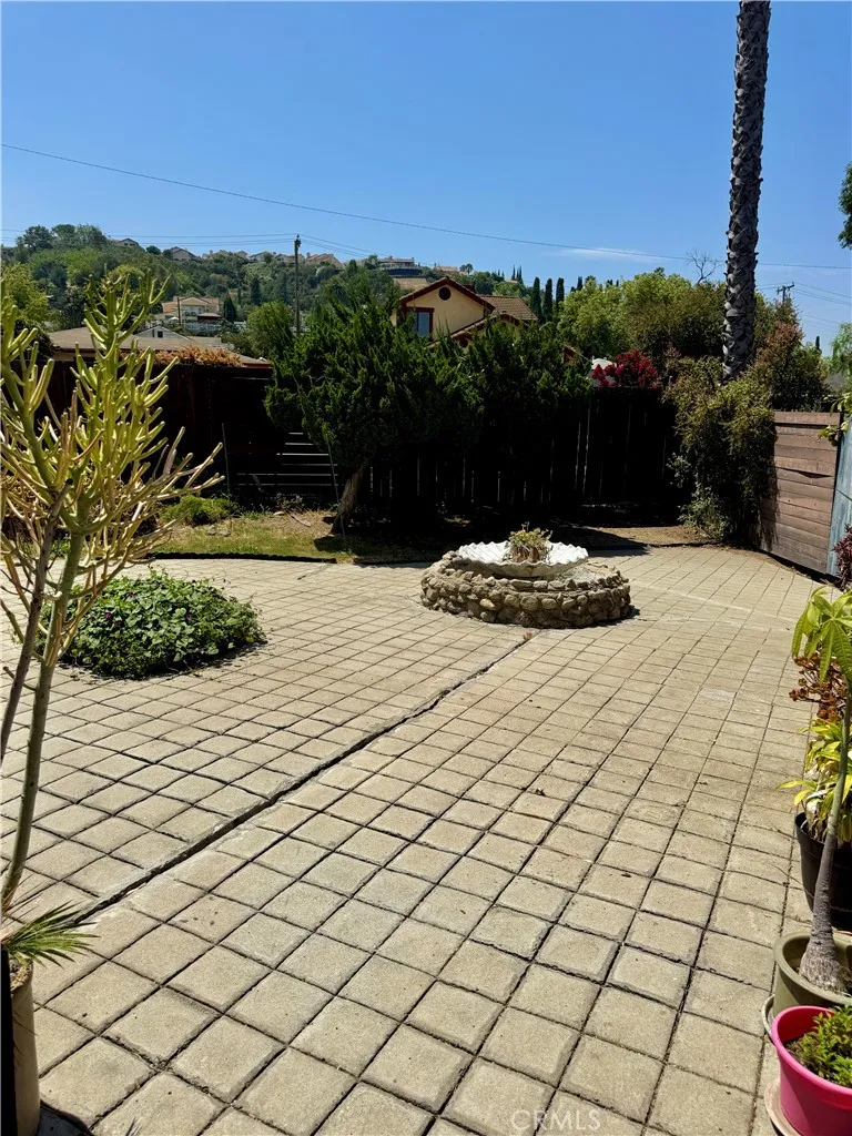 1168 Knoll Drive Monterey Park, CA 91754