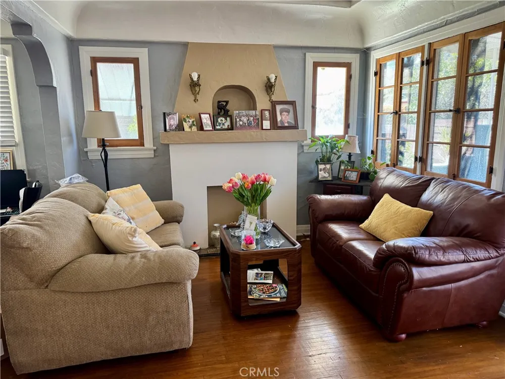 1168 Knoll Drive Monterey Park, CA 91754