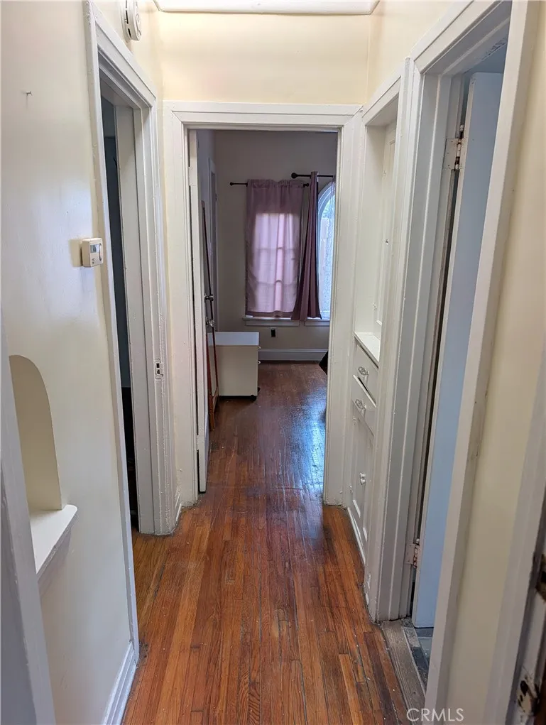 1168 Knoll Drive Monterey Park, CA 91754