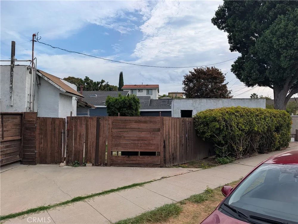 1168 Knoll Drive Monterey Park, CA 91754