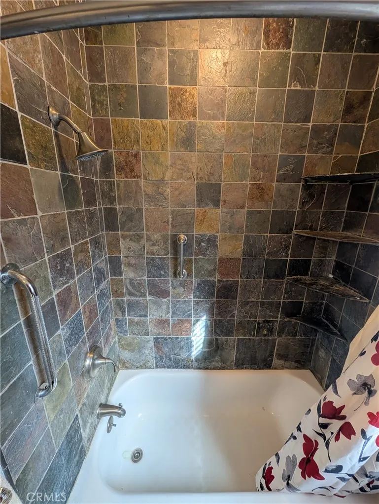 1168 Knoll Drive Monterey Park, CA 91754