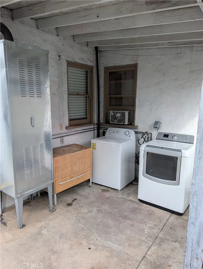 1168 Knoll Drive Monterey Park, CA 91754