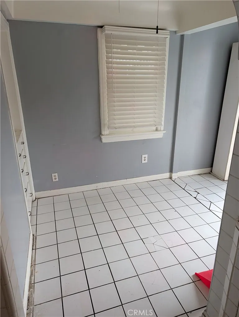 1168 Knoll Drive Monterey Park, CA 91754