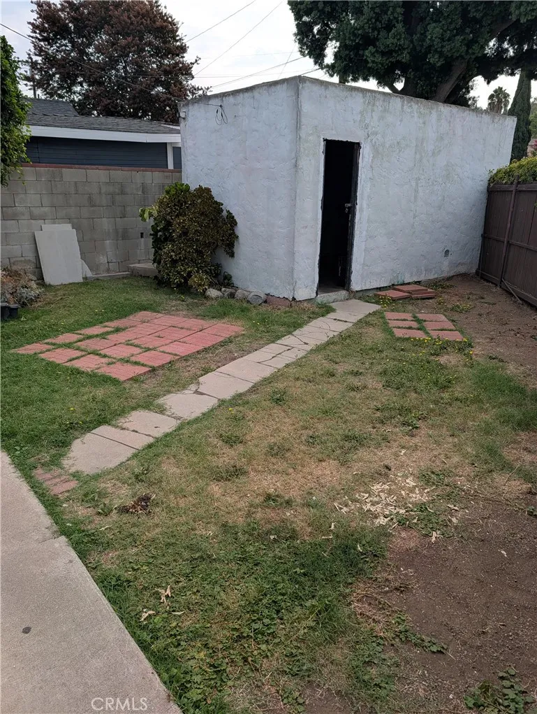 1168 Knoll Drive Monterey Park, CA 91754
