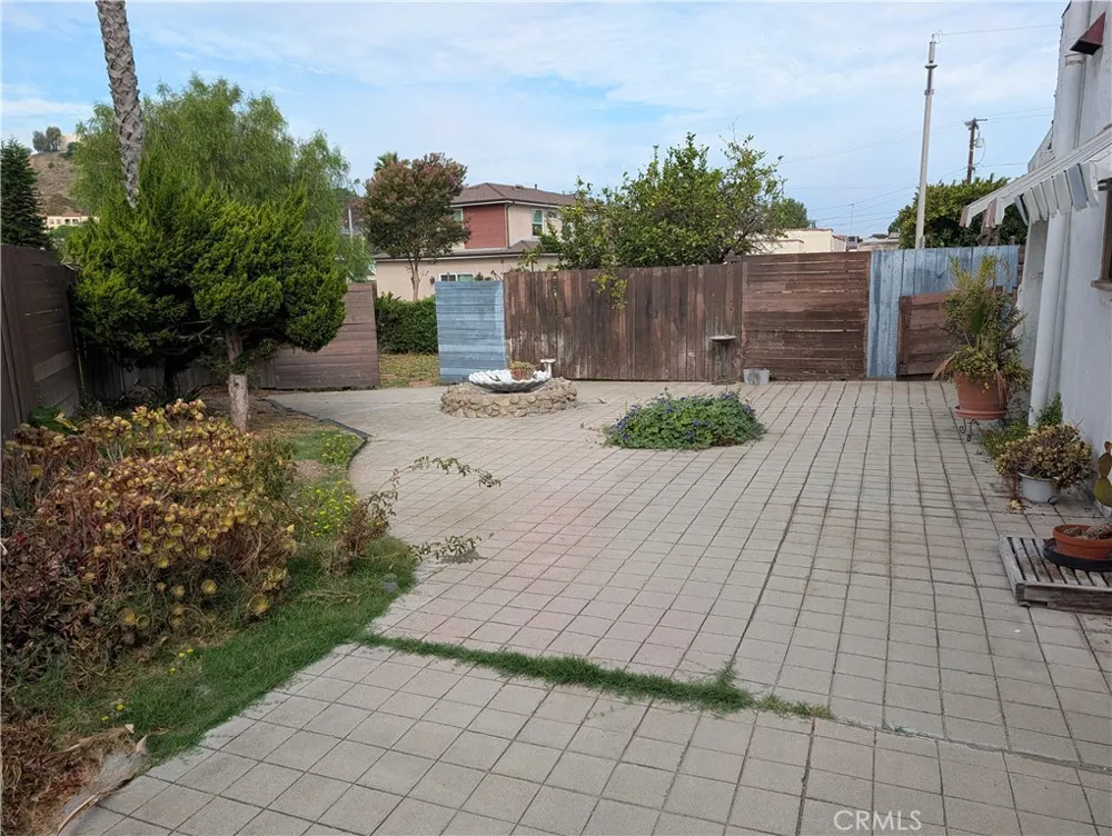 1168 Knoll Drive Monterey Park, CA 91754