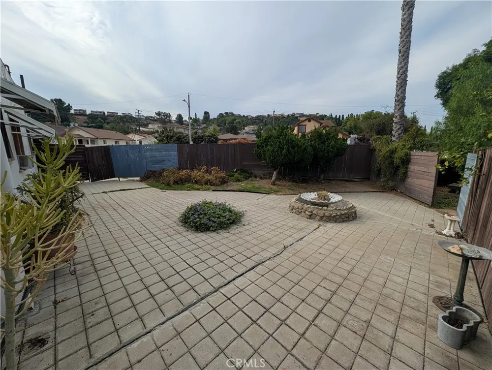 1168 Knoll Drive Monterey Park, CA 91754