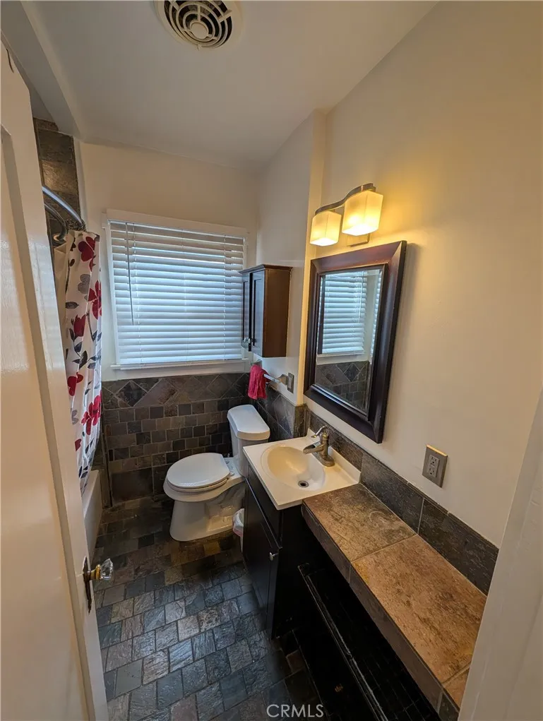 1168 Knoll Drive Monterey Park, CA 91754
