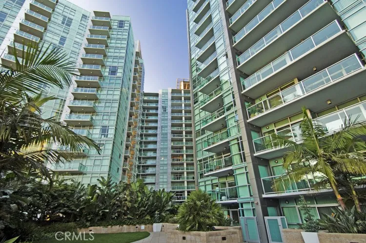 13650 Marina Pointe Drive #1605 Marina del Rey, CA 90292