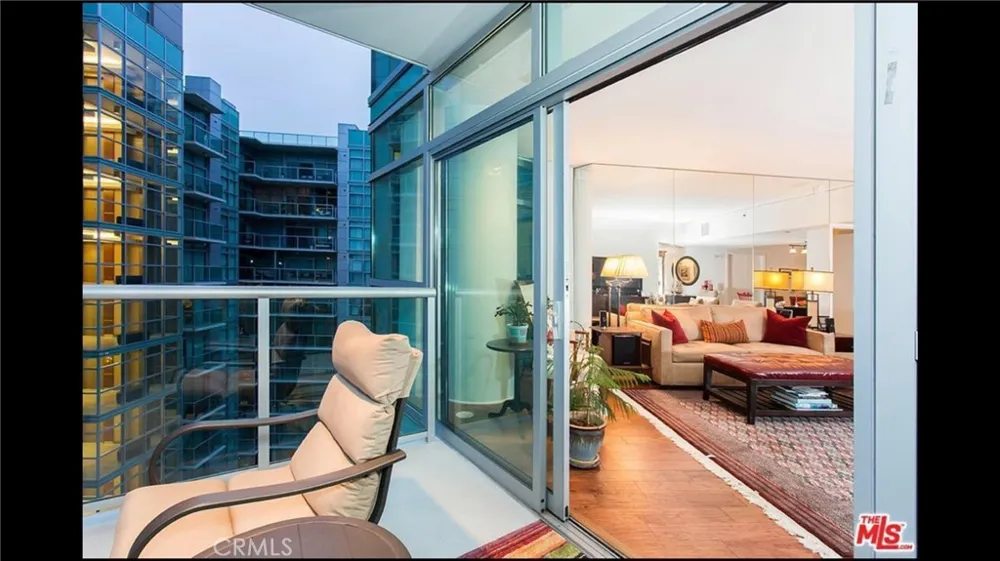 13650 Marina Pointe Drive #1605 Marina del Rey, CA 90292