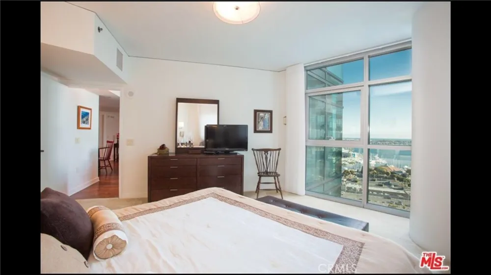 13650 Marina Pointe Drive #1605 Marina del Rey, CA 90292