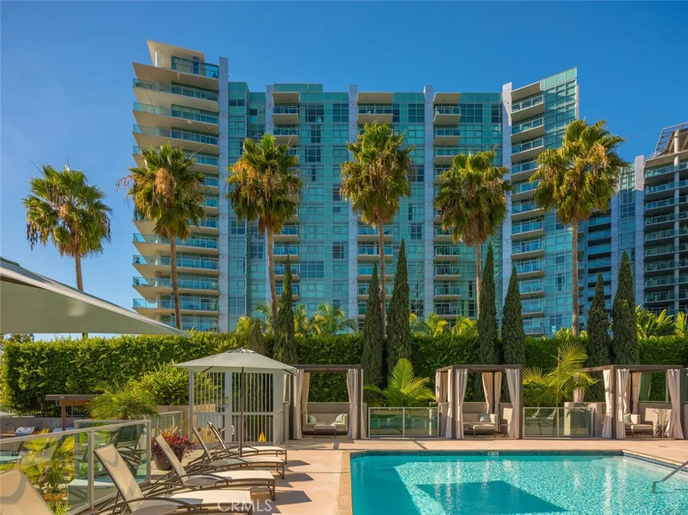 13650 Marina Pointe Drive #1605 Marina del Rey, CA 90292