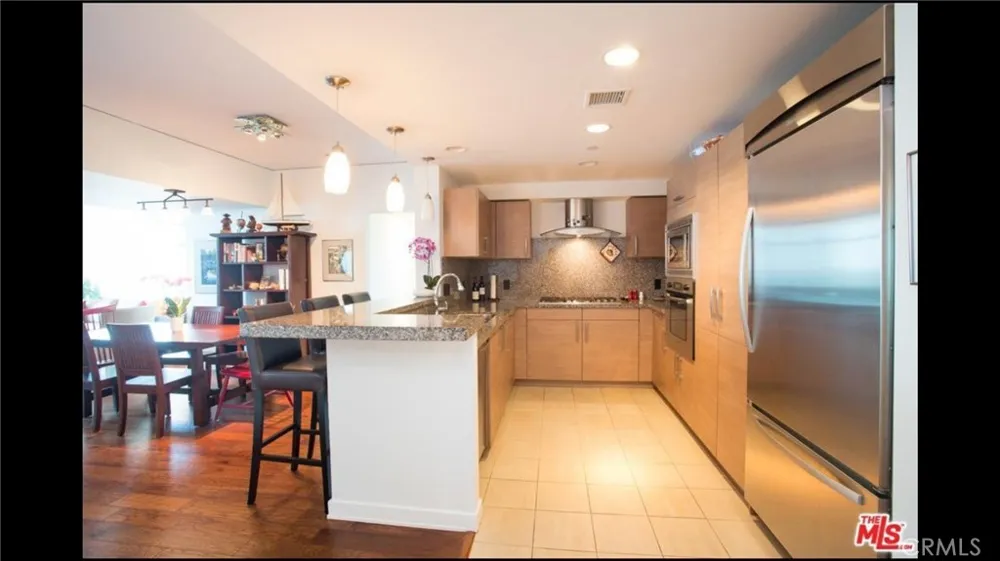 13650 Marina Pointe Drive #1605 Marina del Rey, CA 90292