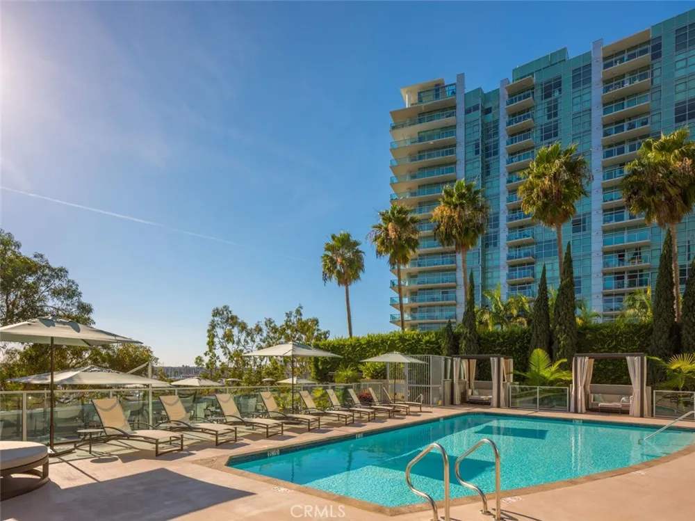13650 Marina Pointe Drive #1605 Marina del Rey, CA 90292