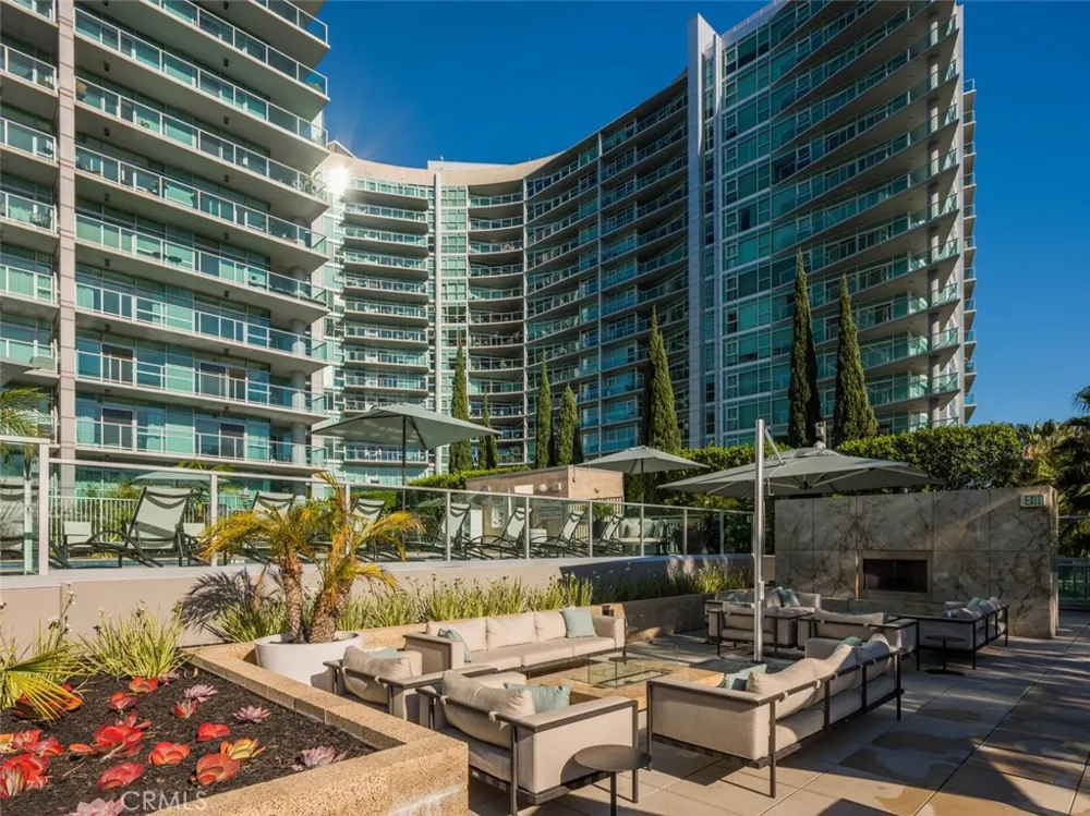 13650 Marina Pointe Drive #1605 Marina del Rey, CA 90292