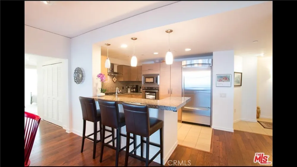13650 Marina Pointe Drive #1605 Marina del Rey, CA 90292