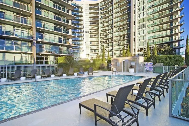 13650 Marina Pointe Drive #1605 Marina del Rey, CA 90292