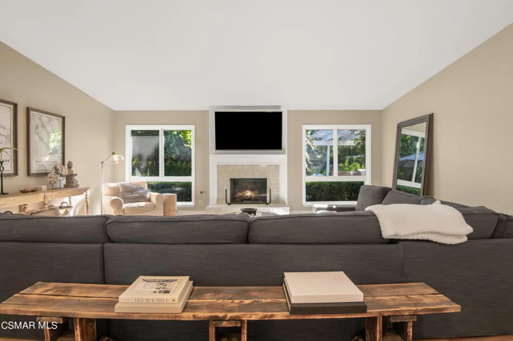 3109 Rollings Avenue Thousand Oaks, CA 91360