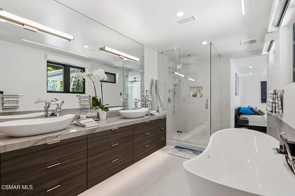 2800 Lynnview Street Newbury Park, CA 91320