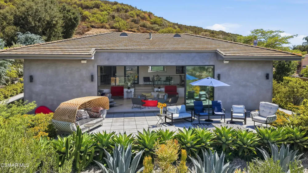 2800 Lynnview Street Newbury Park, CA 91320