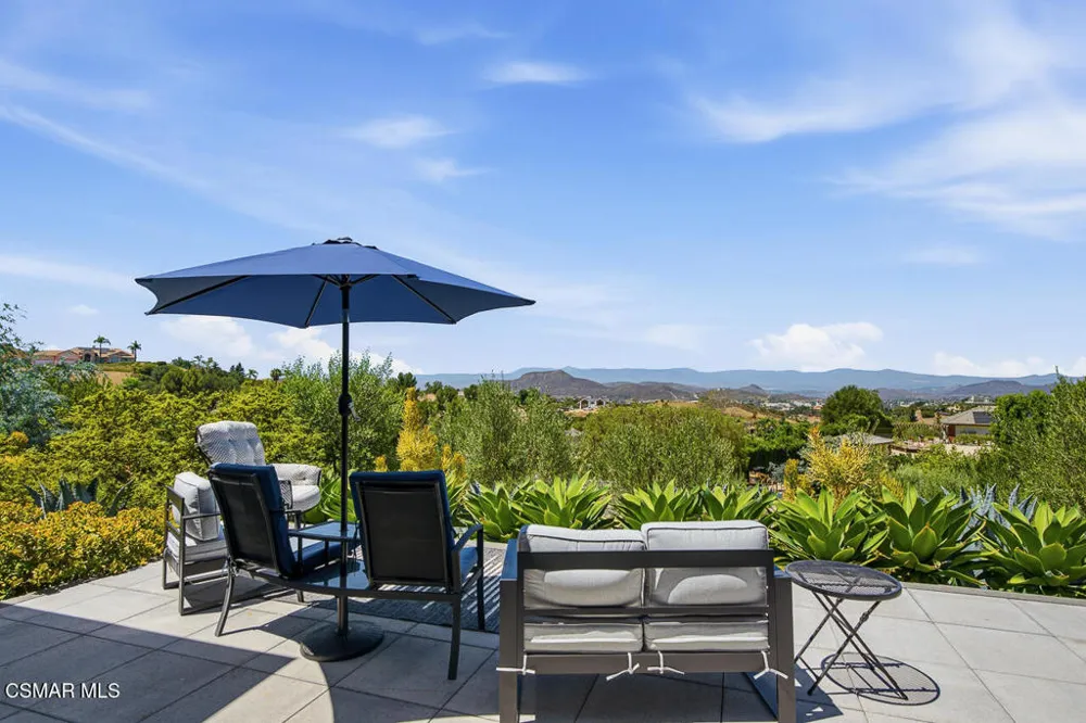 2800 Lynnview Street Newbury Park, CA 91320