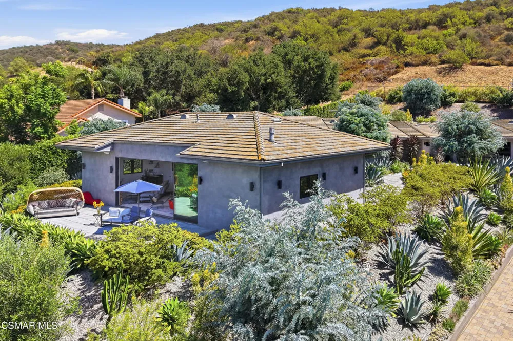 2800 Lynnview Street Newbury Park, CA 91320