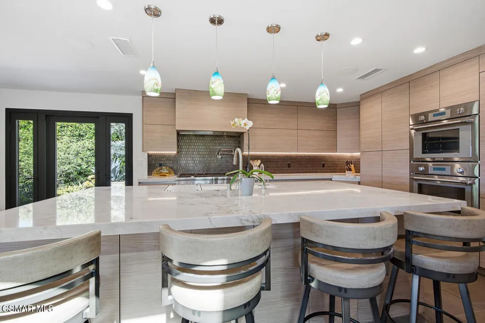 2800 Lynnview Street Newbury Park, CA 91320