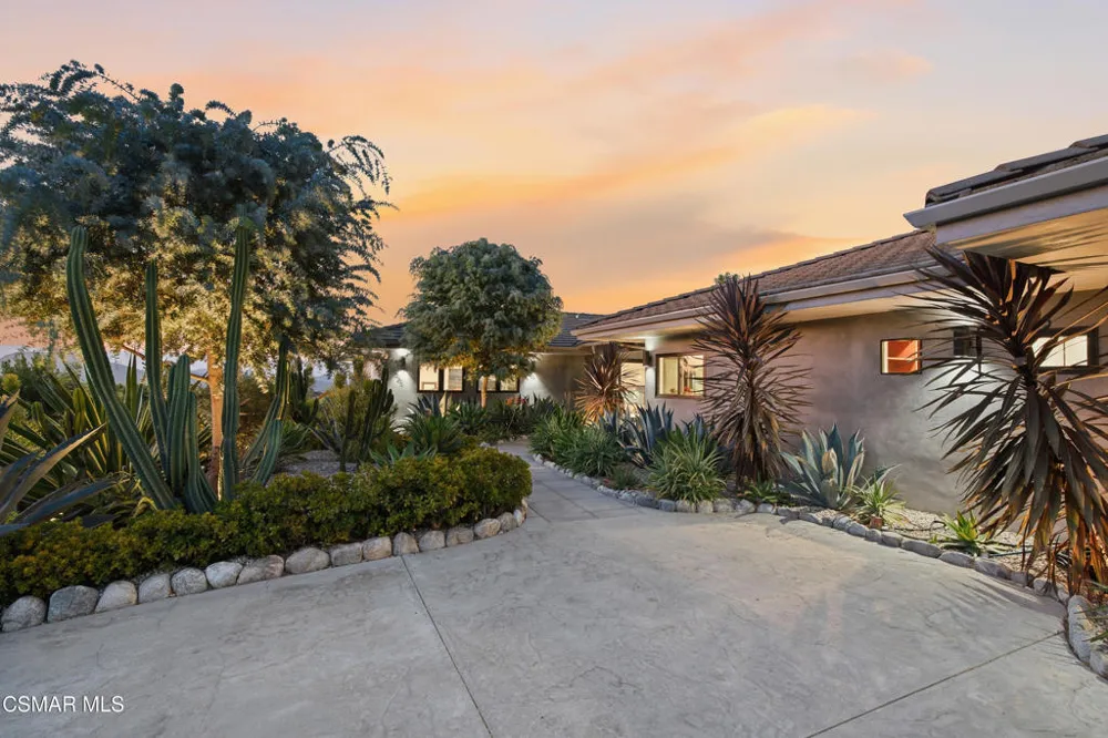 2800 Lynnview Street Newbury Park, CA 91320