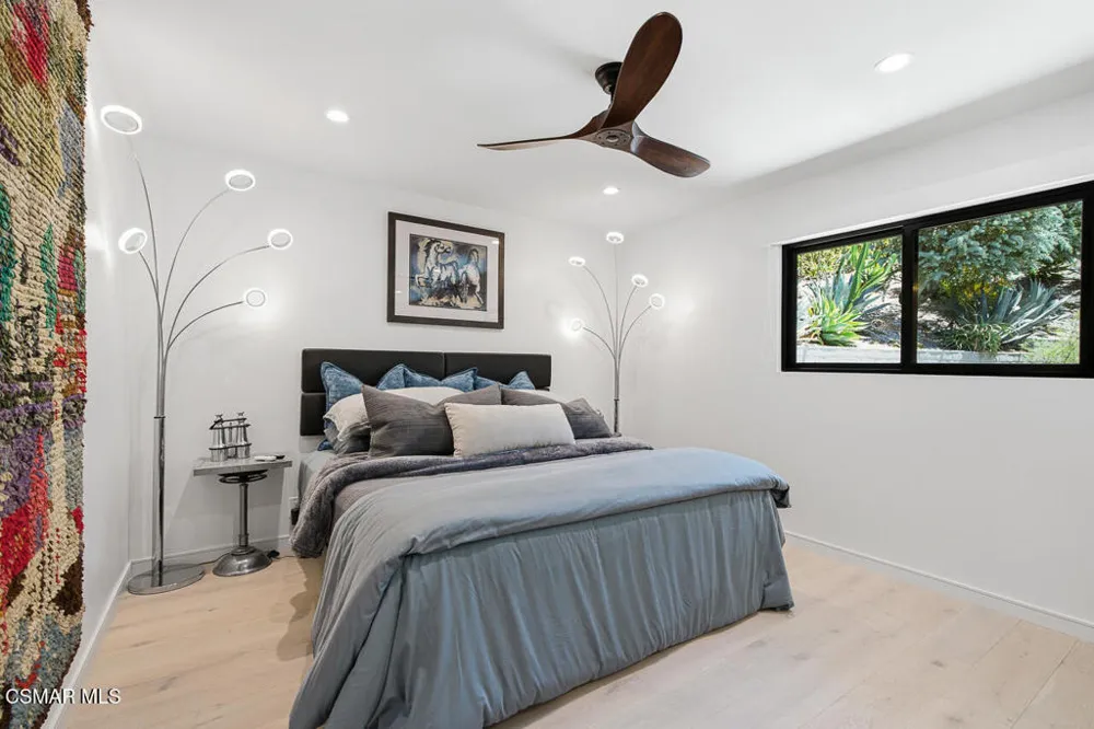 2800 Lynnview Street Newbury Park, CA 91320