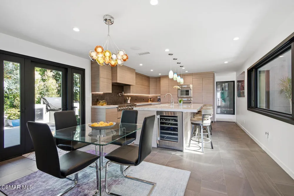 2800 Lynnview Street Newbury Park, CA 91320