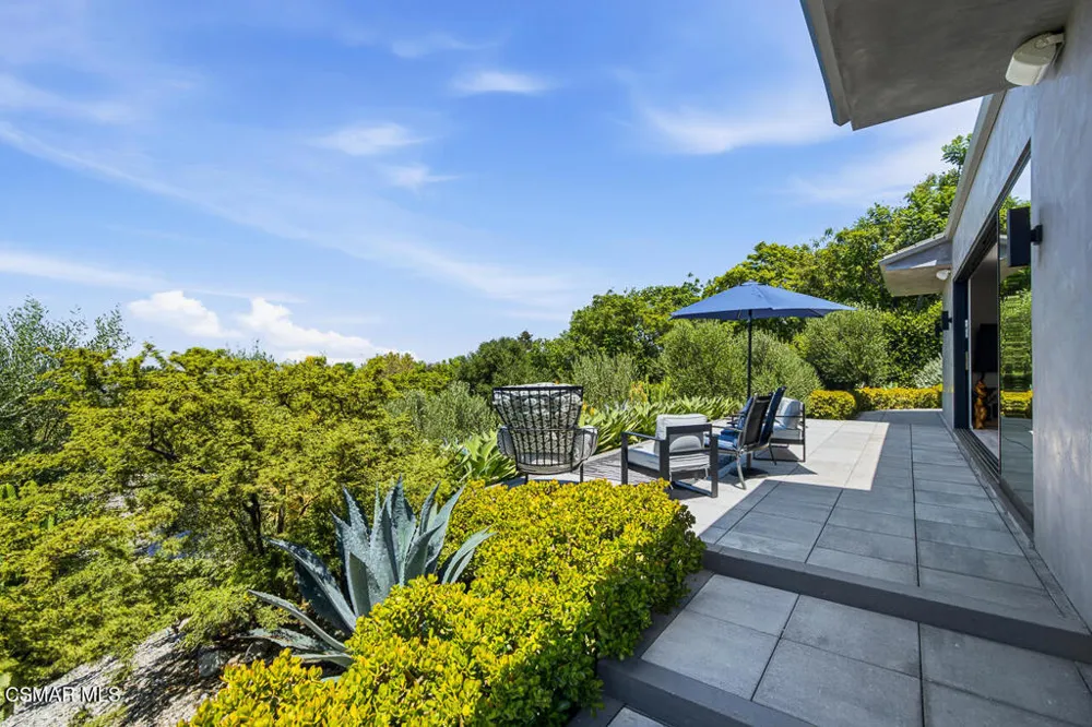 2800 Lynnview Street Newbury Park, CA 91320