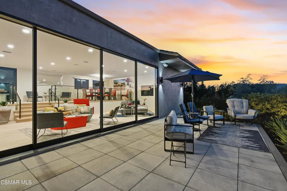 2800 Lynnview Street Newbury Park, CA 91320