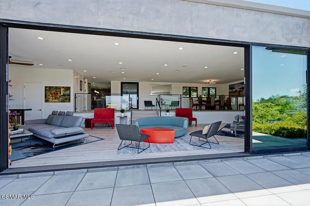 2800 Lynnview Street Newbury Park, CA 91320