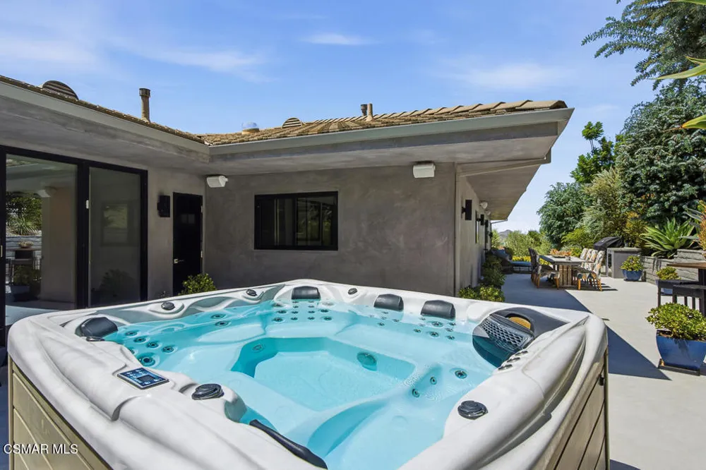 2800 Lynnview Street Newbury Park, CA 91320